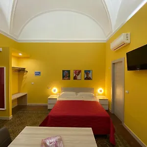 https://vecchia-ognina-apartments-discover-catania.sicilyhotelsitaly.net